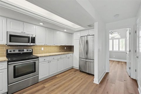 Купить таунхаус в Сент-Питерсберг, Флорида 3 комнаты, 147.25м2, № 2210961 - фото 13