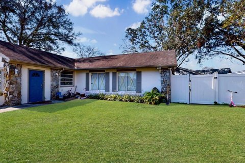 House in Kissimmee, Florida 4 bedrooms, 243.03 sq.m. № 1721745 - photo 3