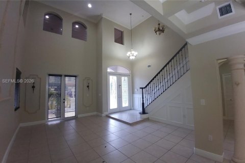 House in Miami, Florida 5 bedrooms, 273.69 sq.m. № 2002687 - photo 7