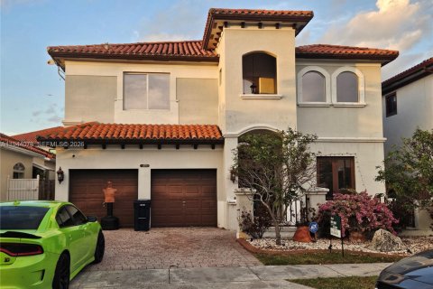 House in Miami, Florida 5 bedrooms, 273.69 sq.m. № 2002687