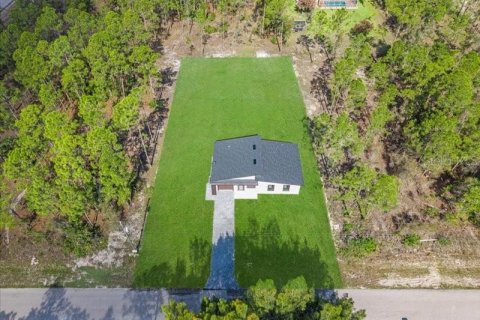 House in Lehigh Acres, Florida 3 bedrooms, 138.8 sq.m. № 2224981 - photo 28