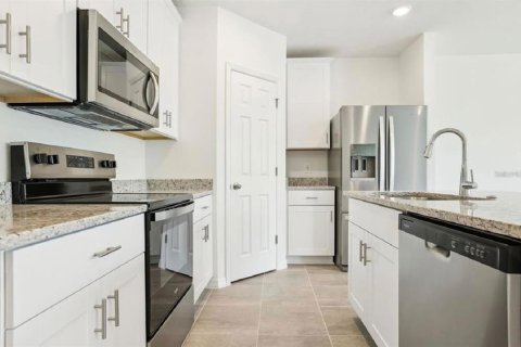Adosado en alquiler en Clermont, Florida, 3 dormitorios, 137.96 m2 № 1822814 - foto 9