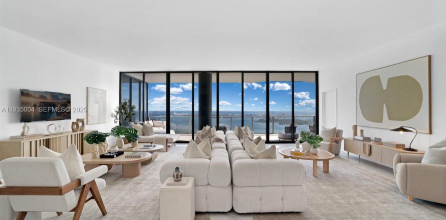 Condo in Miami, Florida, 4 bedrooms  № 1993792