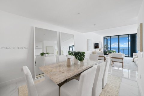 Condo in Miami, Florida, 4 bedrooms  № 1993792 - photo 5