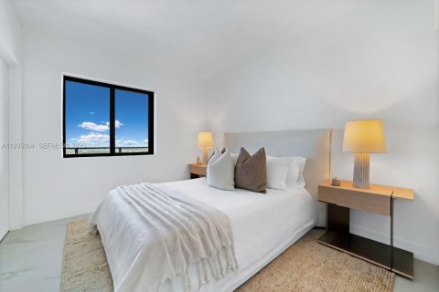 Condo in Miami, Florida, 4 bedrooms  № 1993792 - photo 16