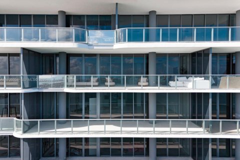 Condo in Miami, Florida, 4 bedrooms  № 1993792 - photo 14