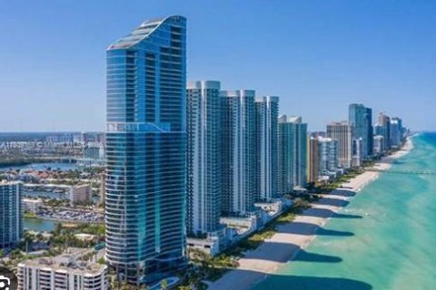 Condominio en venta en Sunny Isles Beach, Florida, 1 dormitorio, 59.36 m2 № 1977665 - foto 10