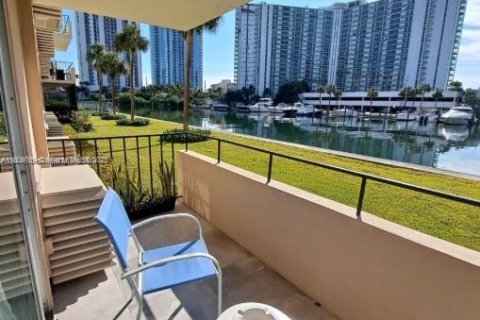 Condominio en venta en Sunny Isles Beach, Florida, 1 dormitorio, 59.36 m2 № 1977665 - foto 7