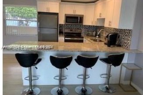 Condominio en venta en Sunny Isles Beach, Florida, 1 dormitorio, 59.36 m2 № 1977665 - foto 5