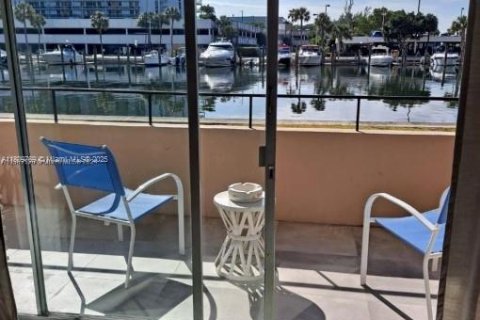 Condominio en venta en Sunny Isles Beach, Florida, 1 dormitorio, 59.36 m2 № 1977665 - foto 8