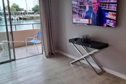 Condominio en venta en Sunny Isles Beach, Florida, 1 dormitorio, 59.36 m2 № 1977665 - foto 4