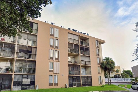 Copropriété à vendre à Miami, Floride: 1 chambre, 72.09 m2 № 1857139 - photo 1