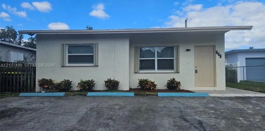 Villa ou maison à Dania Beach, Floride 2 chambres, 162.11 m2 № 2421549
