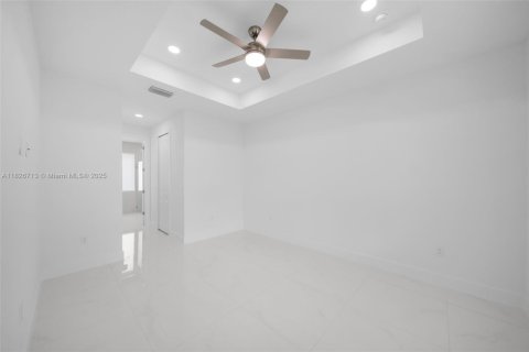 House in Lehigh Acres, Florida 3 bedrooms, 145.11 sq.m. № 1796366 - photo 19