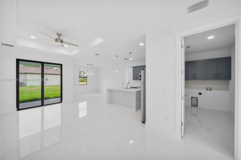 House in Lehigh Acres, Florida 3 bedrooms, 145.11 sq.m. № 1796366 - photo 9