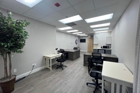 Immobilier commercial à louer à Lake Mary, Floride: 67.17 m2 № 1724545 - photo 3