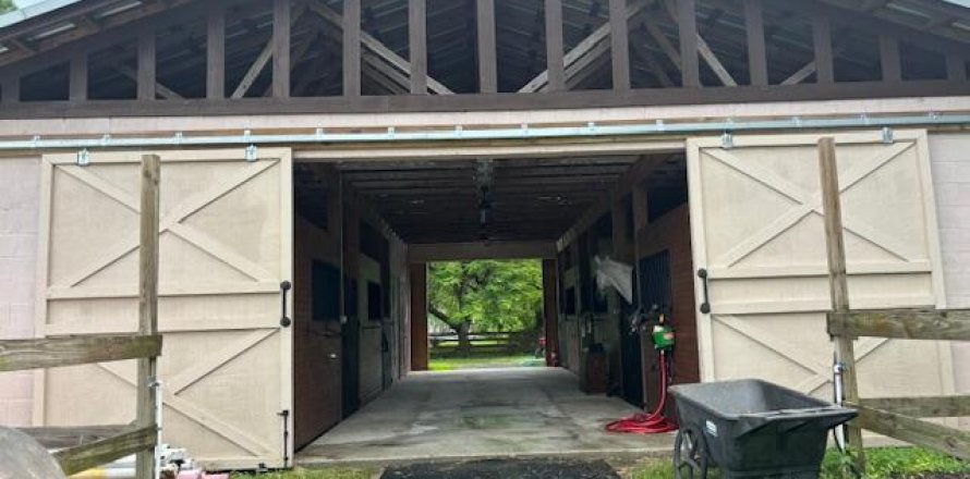 Immobilier commercial à Loxahatchee Groves, Floride 260.03 m2 № 777971