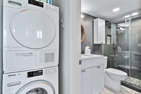 Condo in Jupiter, Florida, 2 bedrooms  № 1955311 - photo 16