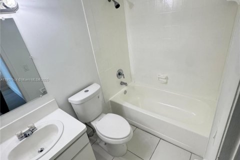 Condominio en venta en Miami, Florida, 3 dormitorios, 103.49 m2 № 1968037 - foto 6