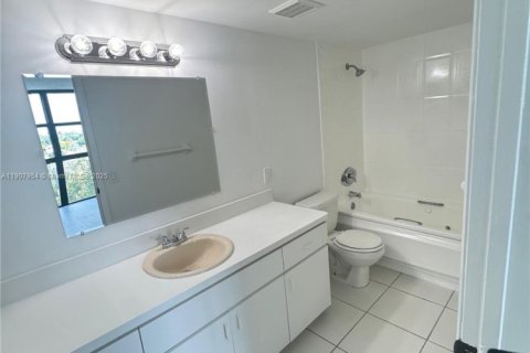 Condominio en venta en Miami, Florida, 3 dormitorios, 103.49 m2 № 1968037 - foto 18