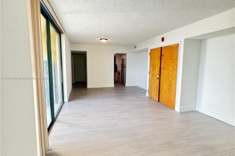 Condominio en venta en Miami, Florida, 3 dormitorios, 103.49 m2 № 1968037 - foto 20