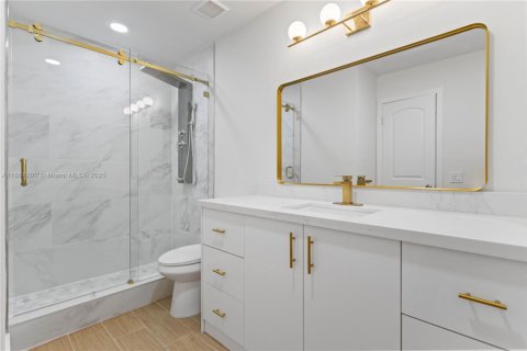 House in Hollywood, Florida 4 bedrooms, 207.36 sq.m. № 1892341 - photo 27