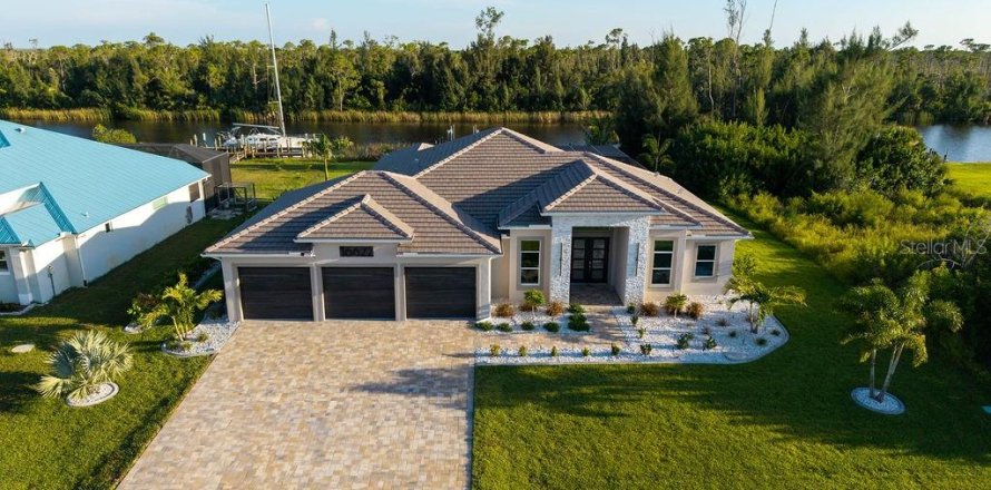 Casa en Port Charlotte, Florida 3 dormitorios, 228.91 m2 № 1906016