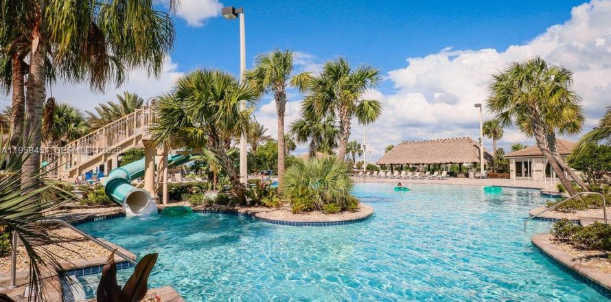 Casa en Davenport, Florida 6 dormitorios № 2029607