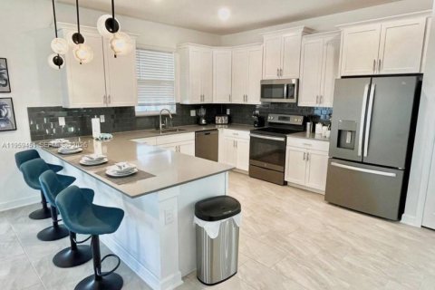 Casa en venta en Davenport, Florida, 6 dormitorios № 2029607 - foto 5