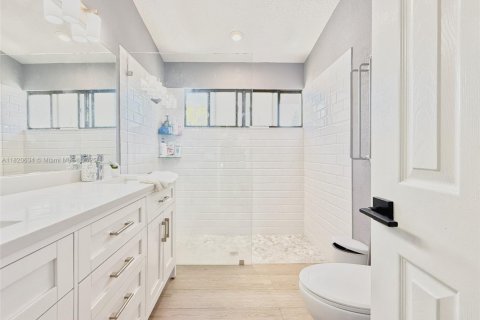 Touwnhouse à vendre à Miami, Floride: 2 chambres, 135.08 m2 № 1976229 - photo 28