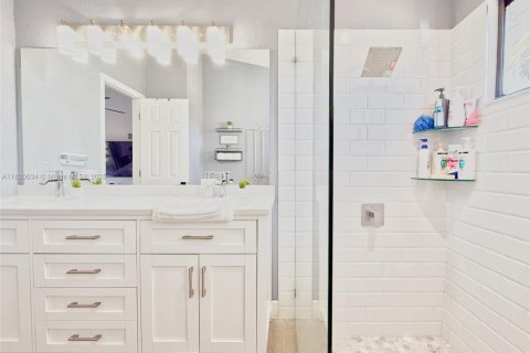 Touwnhouse à vendre à Miami, Floride: 2 chambres, 135.08 m2 № 1976229 - photo 26