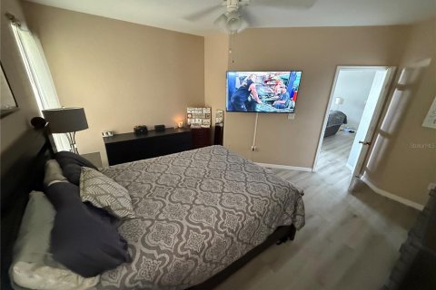 Condo in Riverview, Florida, 2 bedrooms  № 1879270 - photo 11