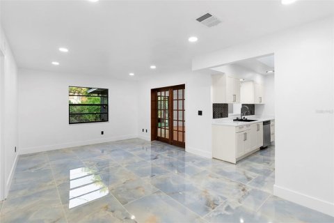 House in Windermere, Florida 3 bedrooms, 211.07 sq.m. № 1765476 - photo 27