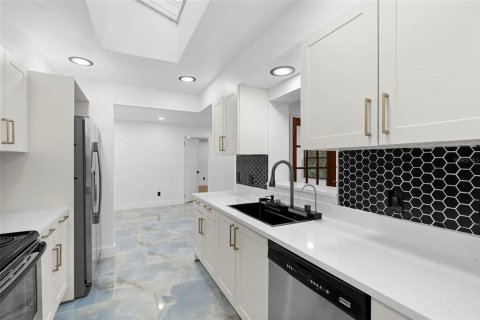 House in Windermere, Florida 3 bedrooms, 211.07 sq.m. № 1765476 - photo 20