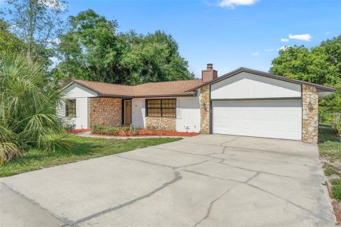 House in Windermere, Florida 3 bedrooms, 211.07 sq.m. № 1765476 - photo 1