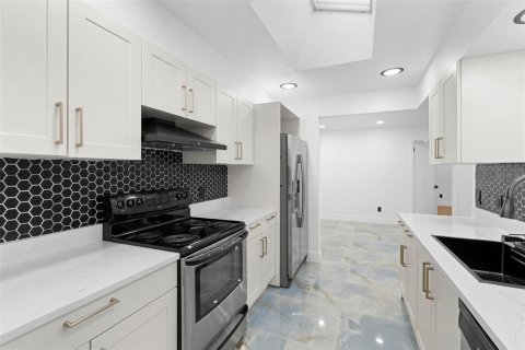 House in Windermere, Florida 3 bedrooms, 211.07 sq.m. № 1765476 - photo 19