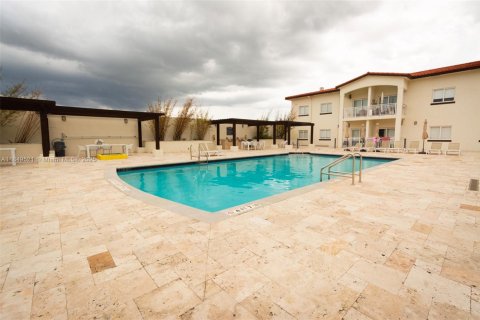 Condo in Doral, Florida, 2 bedrooms  № 1852267 - photo 4