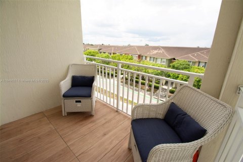Condo in Doral, Florida, 2 bedrooms  № 1852267 - photo 5