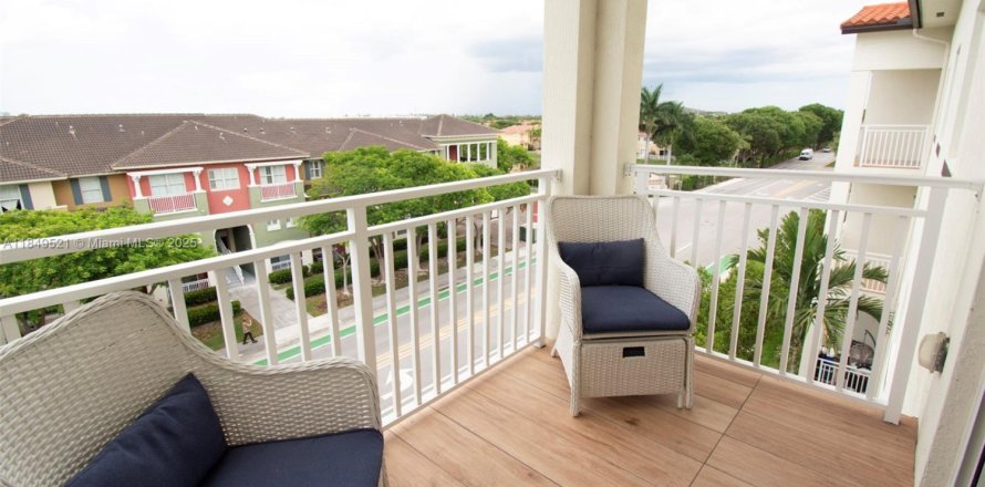 Condo in Doral, Florida, 2 bedrooms № 1852267