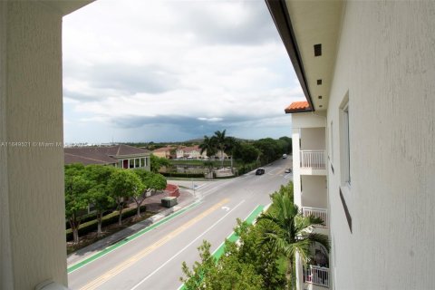 Condo in Doral, Florida, 2 bedrooms  № 1852267 - photo 2