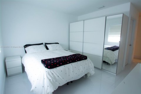 Condo in Doral, Florida, 2 bedrooms  № 1852267 - photo 9
