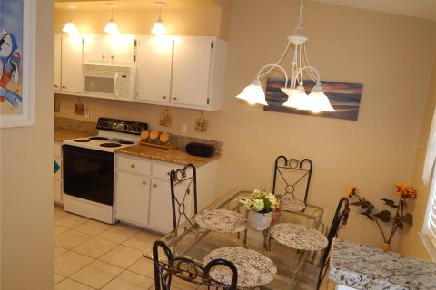 Copropriété à louer à Lake Suzy, Floride: 2 chambres, 106.84 m2 № 2433485 - photo 3