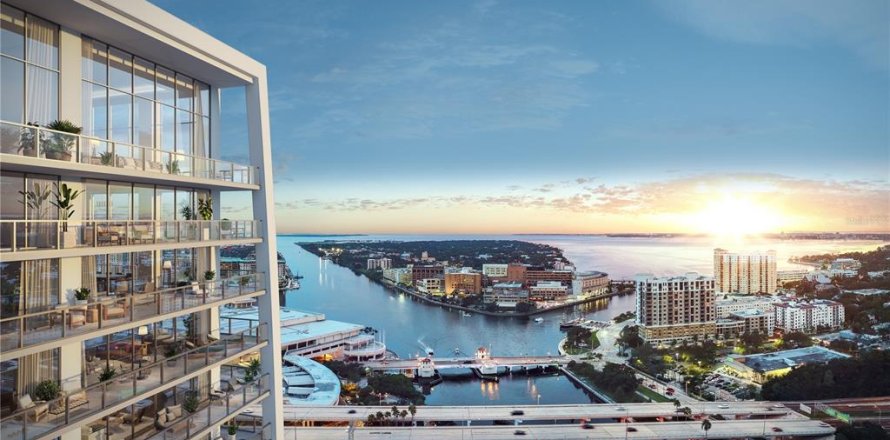 Condo in Tampa, Florida, 2 bedrooms № 2098695