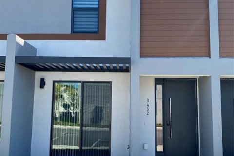 Adosado en venta en Kissimmee, Florida, 3 dormitorios, 126.81 m2 № 1772105 - foto 1