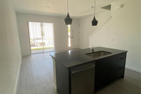 Adosado en venta en Kissimmee, Florida, 3 dormitorios, 126.81 m2 № 1772105 - foto 6