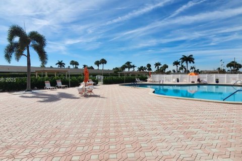 House in West Palm Beach, Florida 2 bedrooms, 77.02 sq.m. № 1834374 - photo 27