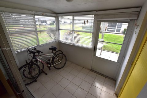 House in West Palm Beach, Florida 2 bedrooms, 77.02 sq.m. № 1834374 - photo 9