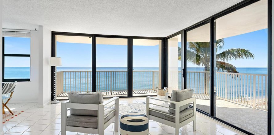 Condominio en Riviera Beach, Florida, 2 dormitorios № 2088249