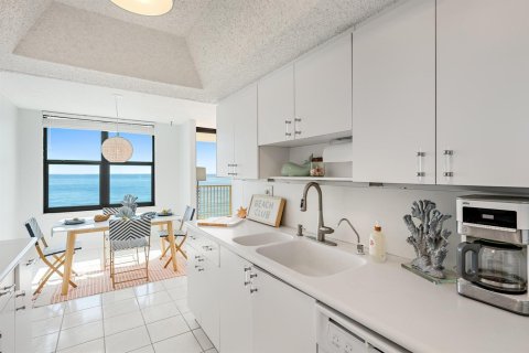 Condominio en venta en Riviera Beach, Florida, 2 dormitorios, 123.56 m2 № 2088249 - foto 15