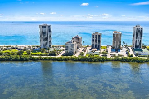 Condominio en venta en Riviera Beach, Florida, 2 dormitorios, 123.56 m2 № 2088249 - foto 30